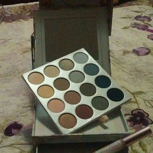 Collector limited edition pallet